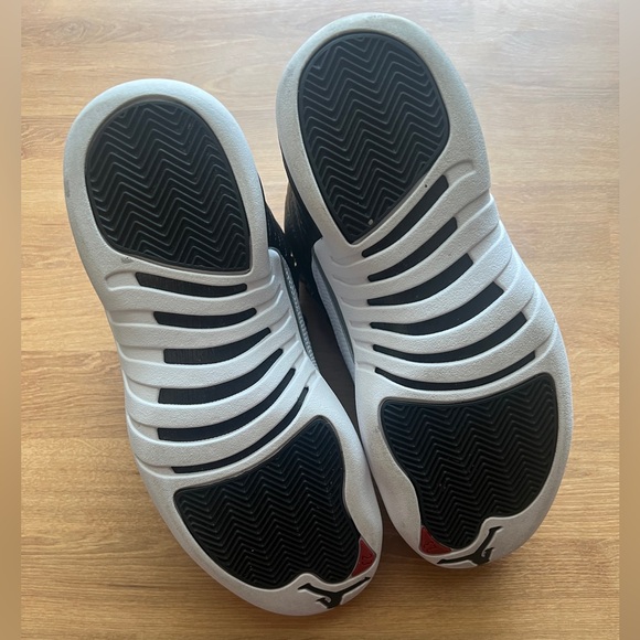 Air Jordan Retro 12 Playoffs - Picture 4 of 7